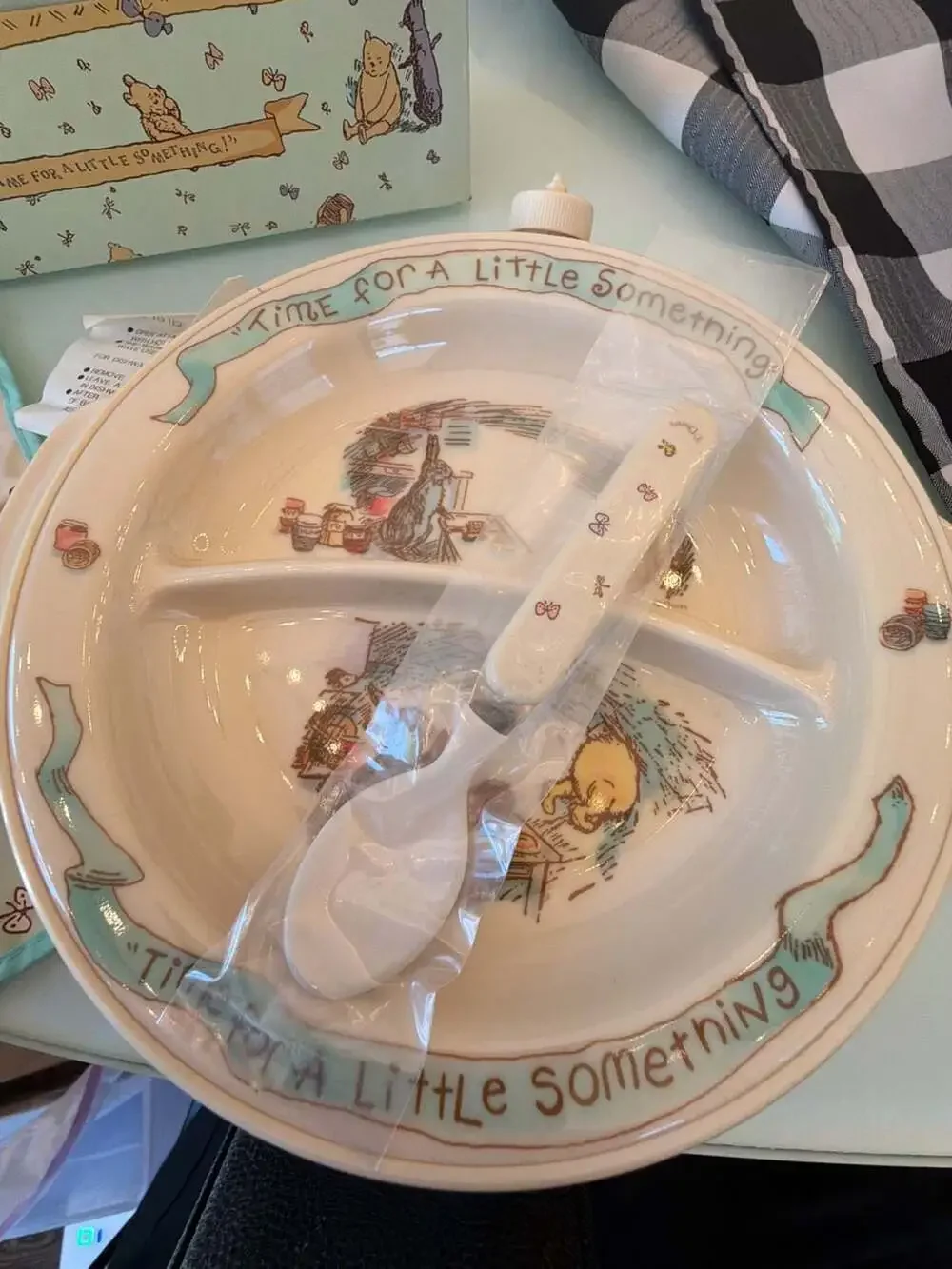 NEW Vintage Classic Winnie the Pooh Infant Feeding Set Selandia 4pc bottle plate